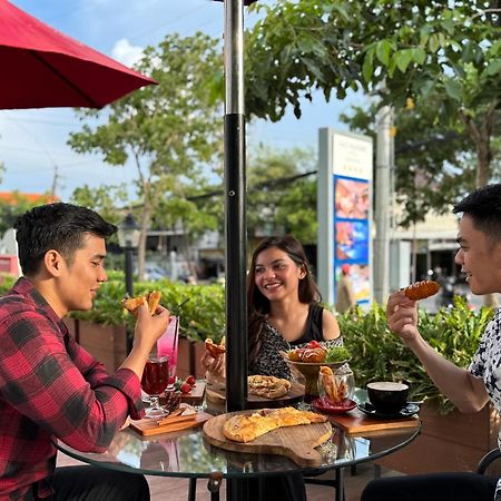 Bess Mansion Hotel Surabaya Wonotjolo 외부 사진