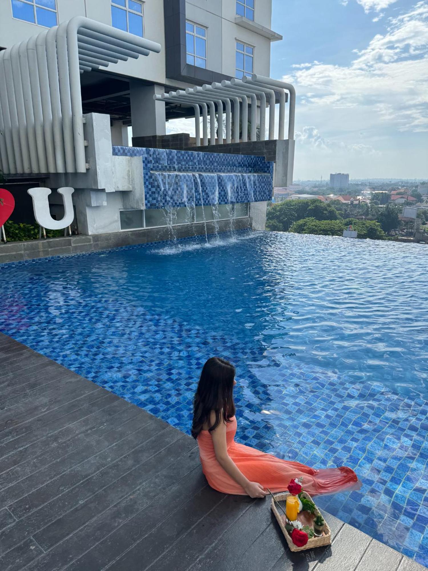 Bess Mansion Hotel Surabaya Wonotjolo 외부 사진
