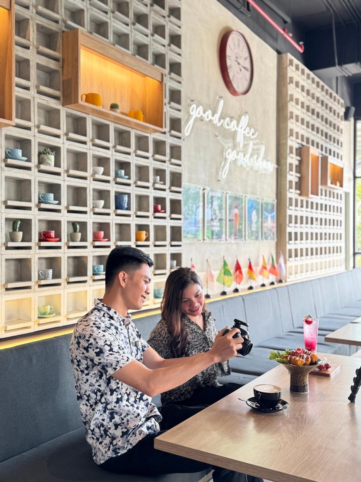 Bess Mansion Hotel Surabaya Wonotjolo 외부 사진